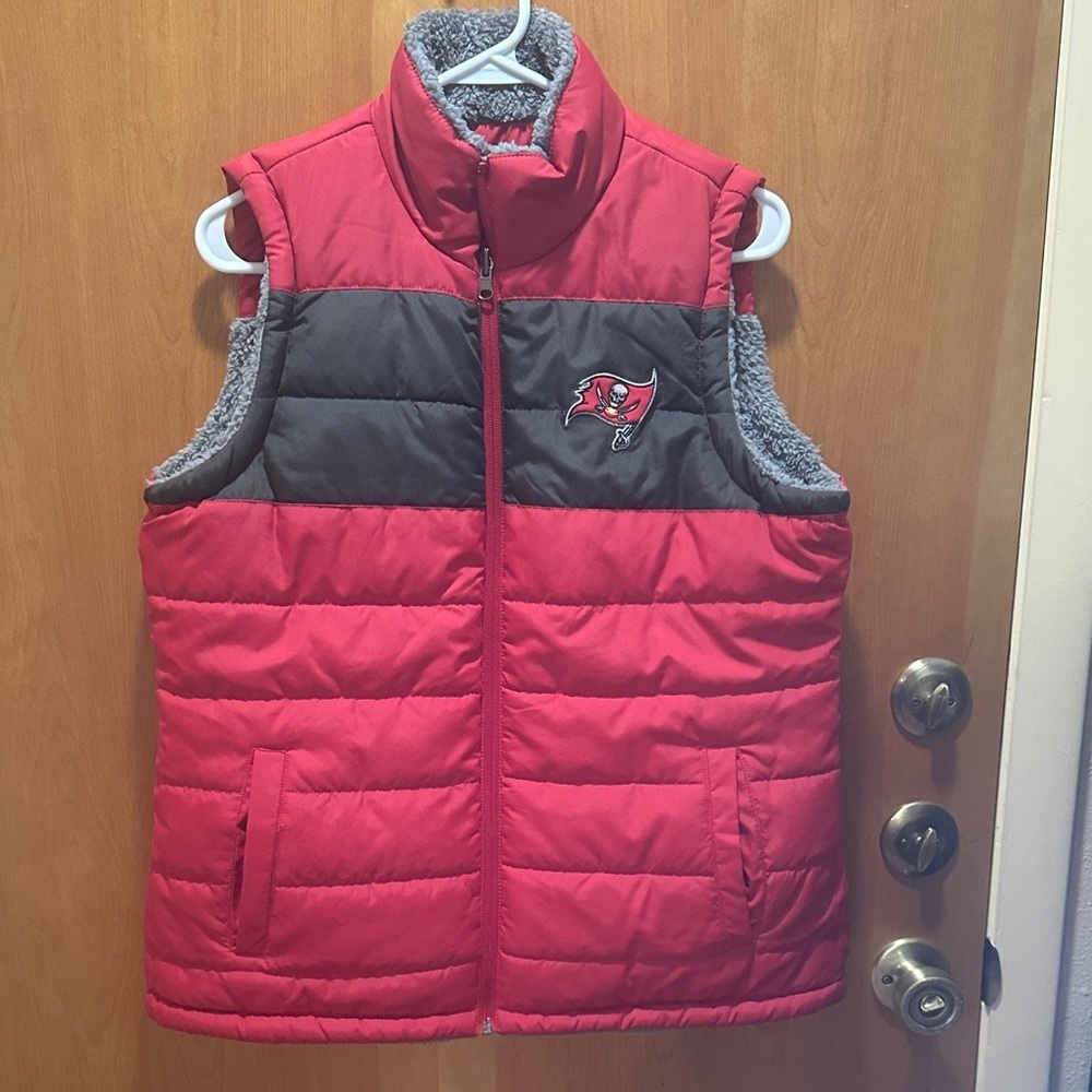 Tampa Bay Buccaneers Puffer Size L